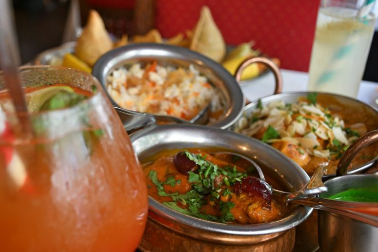 Nirvana Inde : un restaurant indien à la sortie de la station de métro liège - Fotor
