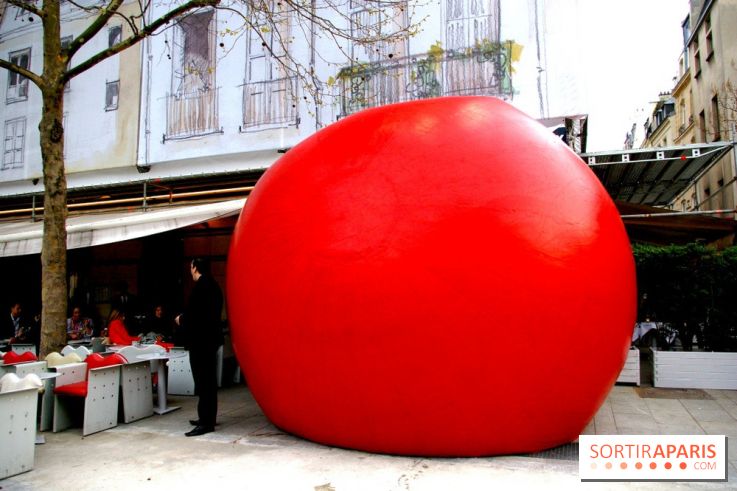 Le RedBall Project de Kurt Perschke débarque à Paris