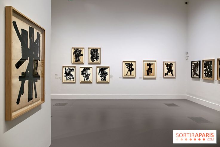 Pierre Soulages : nos photos de son exposition et de ses peintures sur papier à voir au Musée du Luxembourg