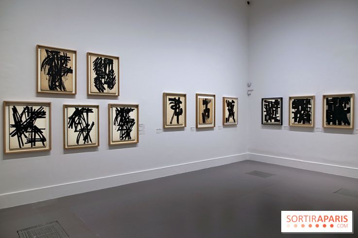 Pierre Soulages : nos photos de son exposition et de ses peintures sur papier à voir au Musée du Luxembourg