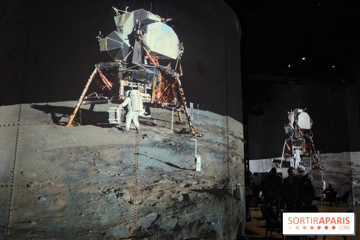 Destination Lune : un voyage immersif dans les étoiles à l'Atelier des Lumières - photos