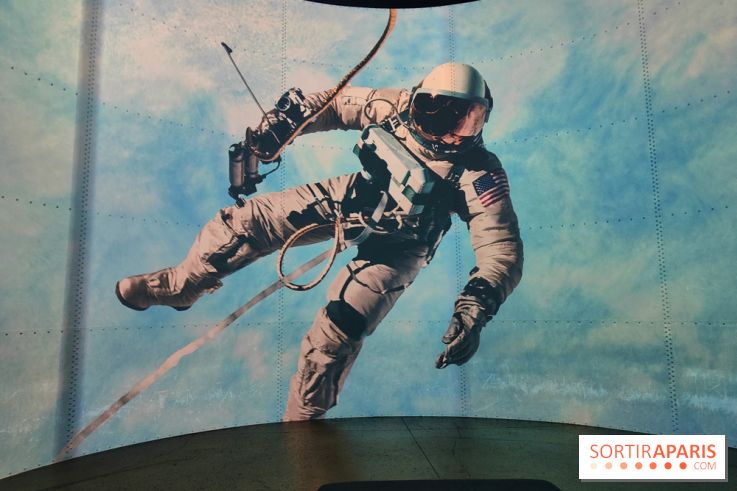 Destination Lune : un voyage immersif dans les étoiles à l'Atelier des Lumières - photos - fotor 1758652317168