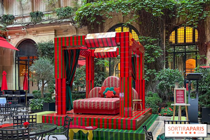 Plaza Athénée : une installation design XXL gratuite signée Uchronia exposée dans la cour du palace - IMG 1150 jpg 2