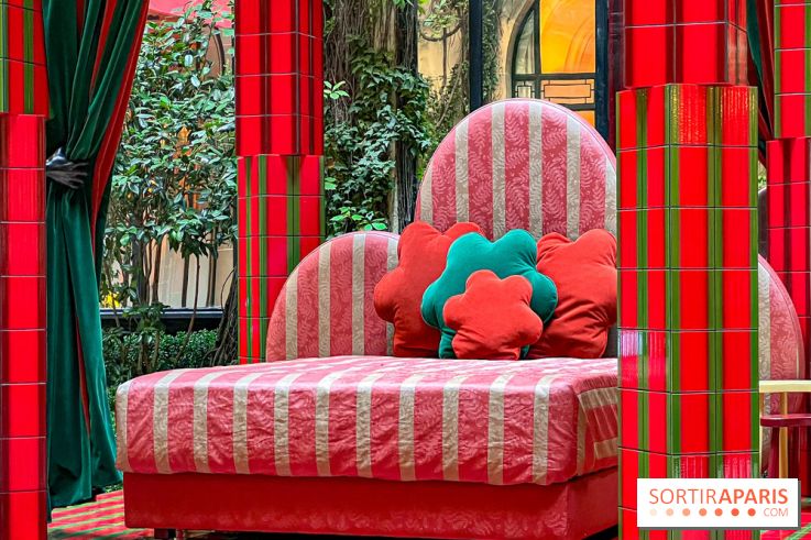 Plaza Athénée : une installation design XXL gratuite signée Uchronia exposée dans la cour du palace - IMG 1158 jpg 2