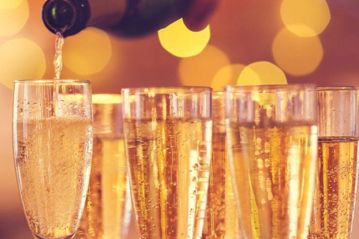 PARIS NEW YEAR 2026 : nouvel an tout inclus et accès à la la Tour Eiffel