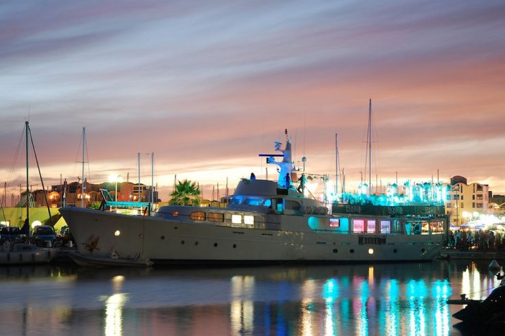 axe boat gruissan