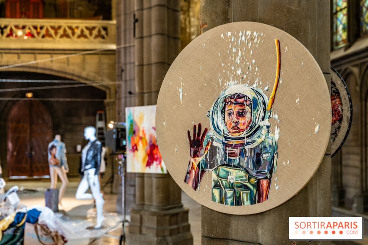 Exposition street-art et mode gratuit dans une chapelle à Paris : à la Croisée des Arts - photos