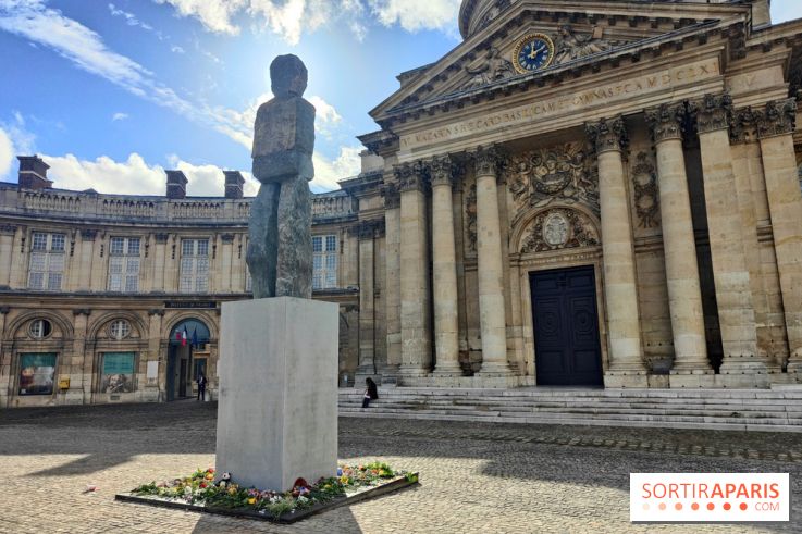 Art Basel Paris 2025 : un totem monumental installé sur le parvis de l'Institut de France - fotor 1760961295322