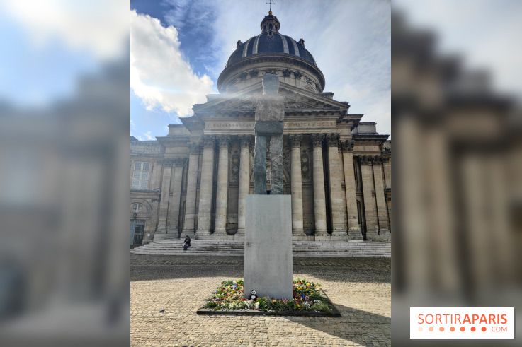 Art Basel Paris 2025 : un totem monumental installé sur le parvis de l'Institut de France - fotor 1760961258972