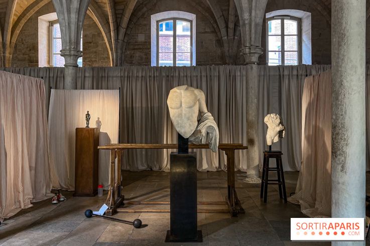 Mythes: l'exposition gratuite imaginée par Jacquemus au Collège des Bernardins à Paris - BDE607FD 8683 4FD3 8230 70C21FE36ED9