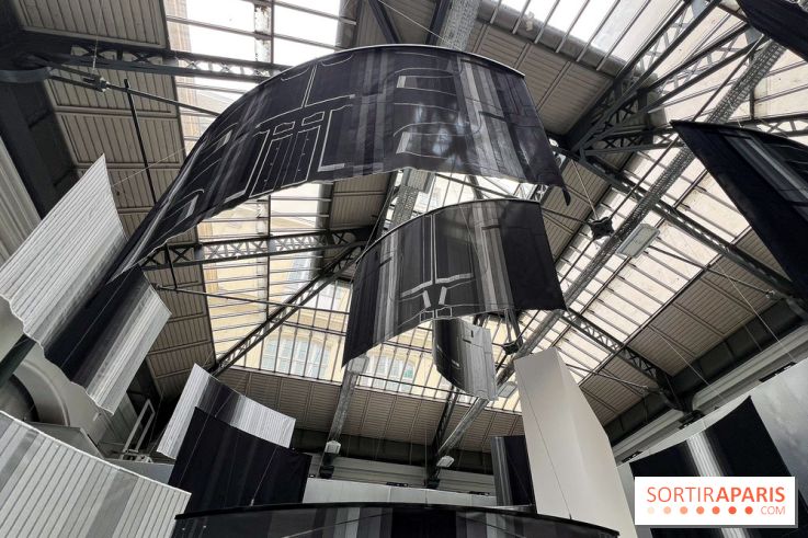 Art Basel Paris 2025 : Issey Miyake sublime textile et lumière dans une installation gratuite
