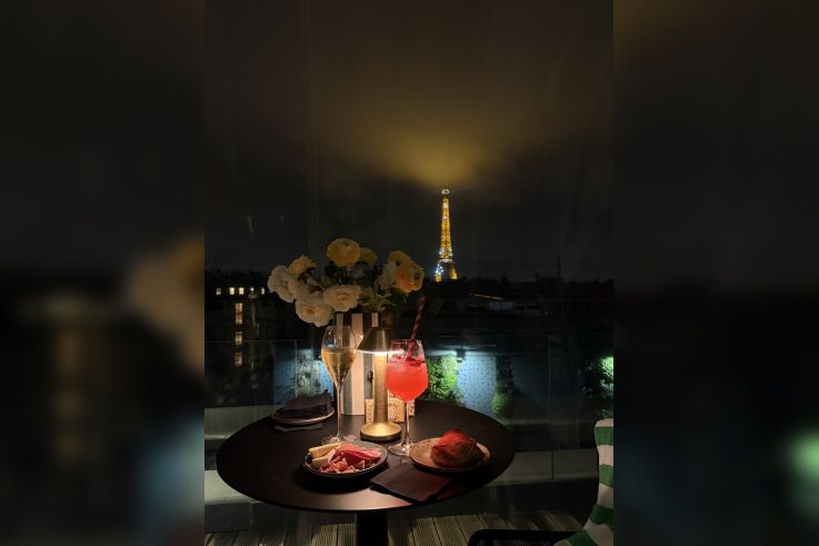 Un hiver ensoleillé au sommet de Paris sur le Rooftop Eylau Paris