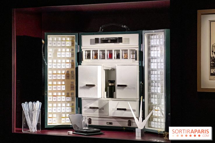 Parfum, sculpture de l'invisible : l'exposition retrospective évènement de Francis Kurkdjian à Paris - IMG 1447 jpg 2