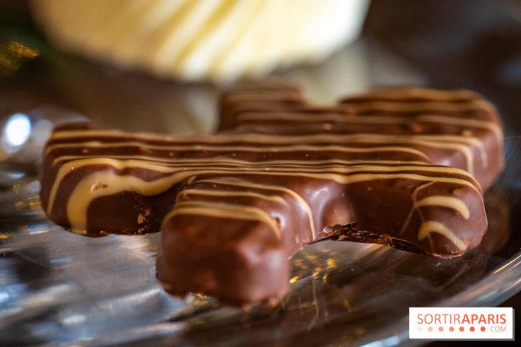 La Bûche de Noël du Péninsula 2025 : Joyaux des Pins - A7C07898