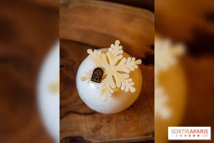 Les Bûches de Noël Angelina Paris 2025