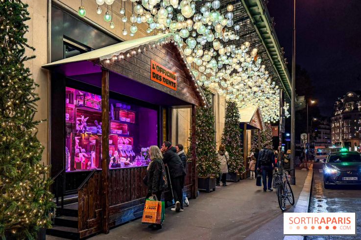 Les vitrines de Noël 2025 du Bon Marché : le grand magasin se métamorphose en (Bon) Marché de Noël