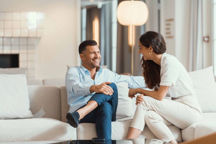 Les fêtes de Noël au Dolce Versailles - Dolce by Wyndham Versailles, Domaine du Montcel   Lobby Couple (7) web