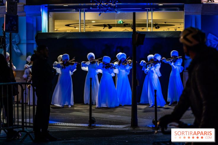 Inauguration des vitrines de Noël du BHV Marais à Paris 2025 avec Vincent Niclo et Vitaa - photos - A7C01364