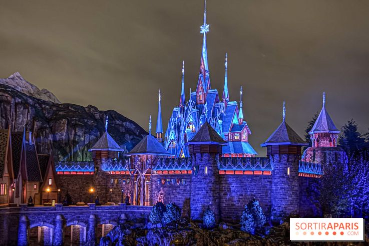 World of Frozen - chateau nuit