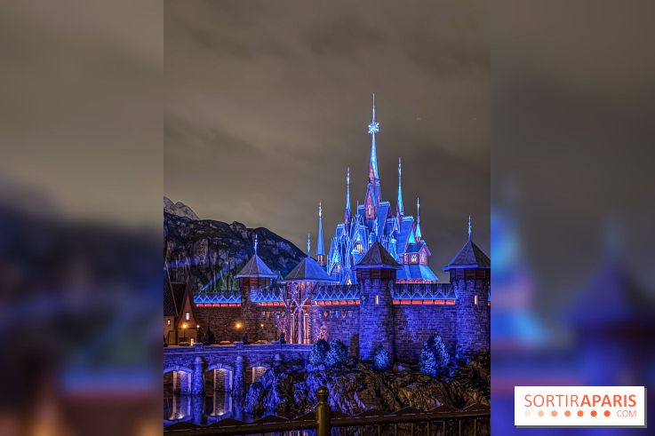 World of Frozen - chateau nuit