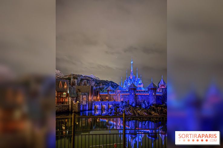 World of Frozen - chateau nuit