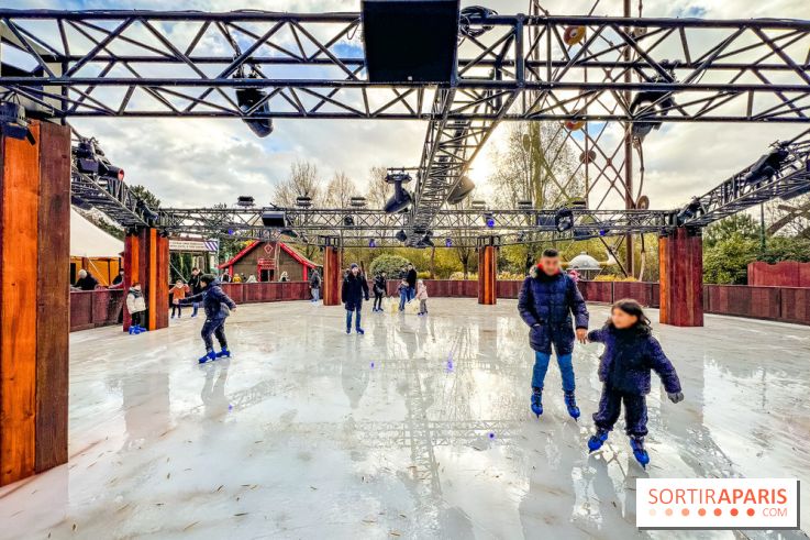 Noël au Parc Astérix 2025, patinoire et marché de Noël  - IMG 7427
