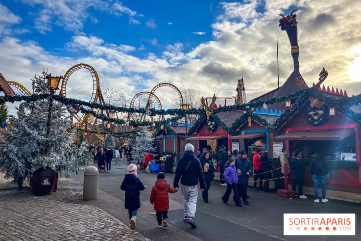 Noël au Parc Astérix 2025, patinoire et marché de Noël  - IMG 7544