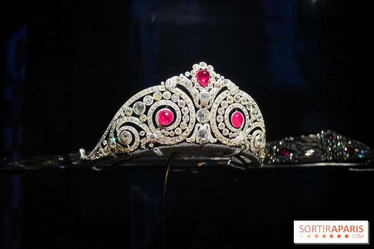 Joyaux dynastiques : une exposition qui brille de mille feux à l'Hôtel de la Marine à Paris - fotor 1765278625898