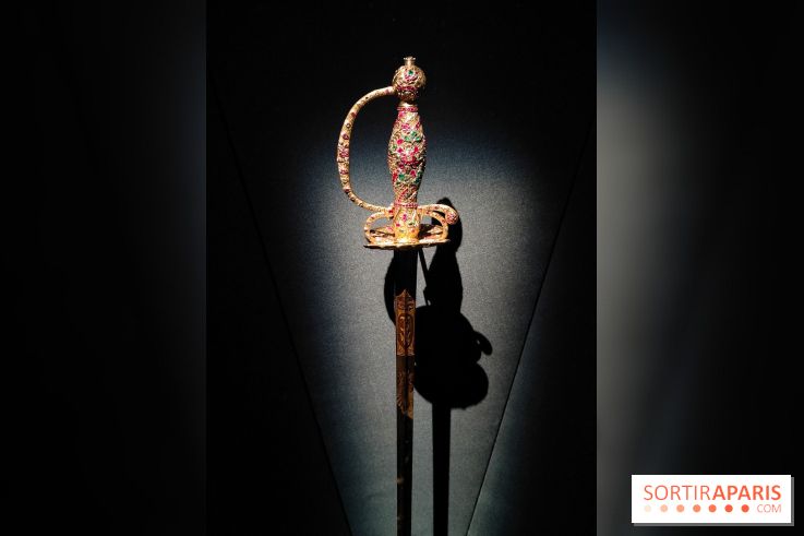Joyaux dynastiques : une exposition qui brille de mille feux à l'Hôtel de la Marine à Paris - fotor 1765278942899