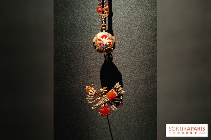 Joyaux dynastiques : une exposition qui brille de mille feux à l'Hôtel de la Marine à Paris