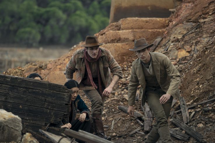 Young Sherlock - Hero Fiennes Tiffin Dónal Finn