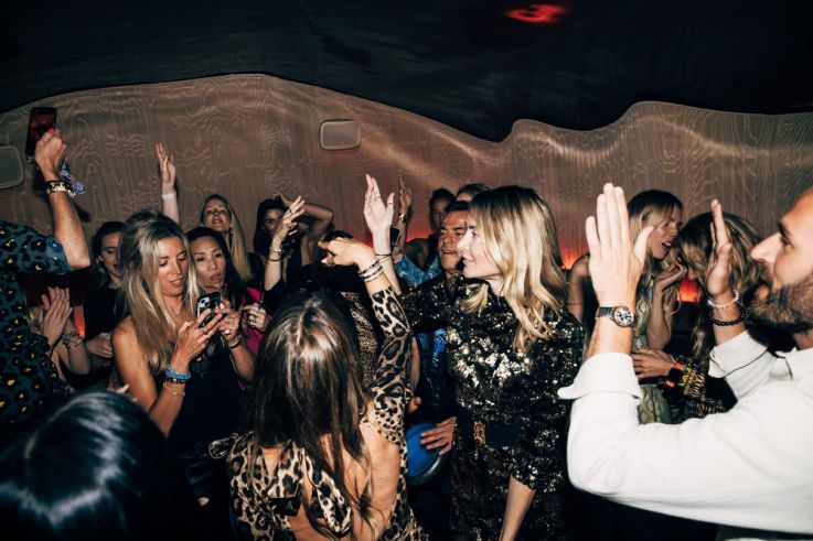 Hollywood Savoy, 75002