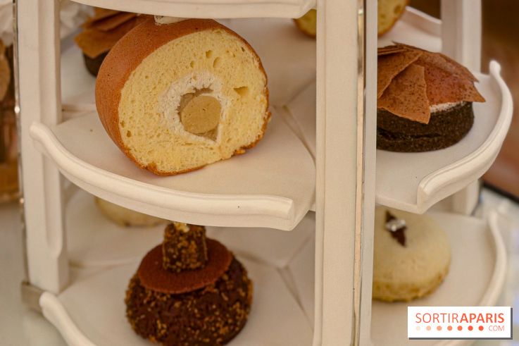 Noël 2025 au Plaza Athénée : tea time festif en famille, patinoire enchantée et chalet-raclette - IMG 4350