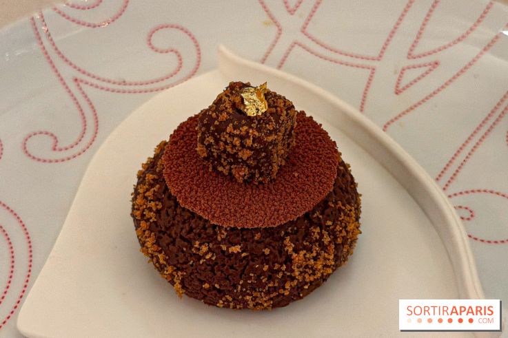 Noël 2025 au Plaza Athénée : tea time festif en famille, patinoire enchantée et chalet-raclette - IMG 4394