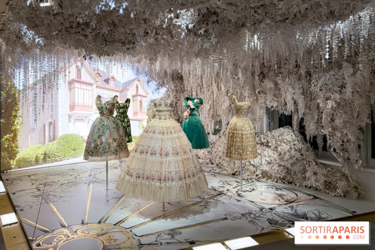 Une double exposition mode à la Galerie Dior et à la Fondation Azzedine Alaïa, à Paris