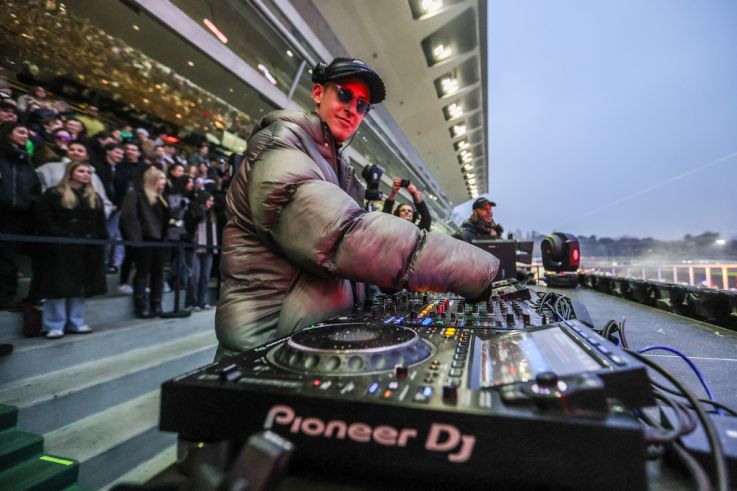 La Folie Douce : trois dimanches festifs à Paris-Vincennes - BV 20250119173724BV  8586