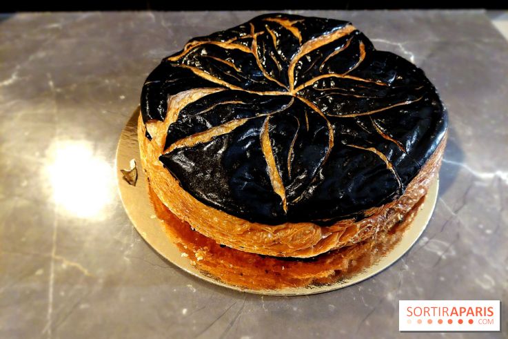 Aki Boulangerie : nos photos de sa galette des rois au sésame noir - Galette Aki Boulangerie 3