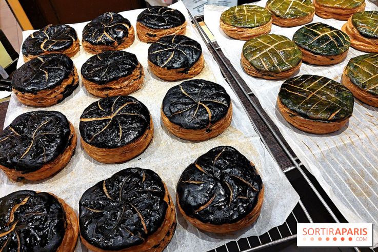 Aki Boulangerie : nos photos de sa galette des rois au sésame noir - Galette Aki Boulangerie 4
