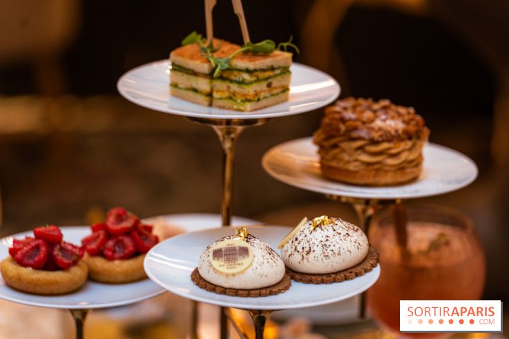 Le tea time Emily in Paris de l'Hôtel du Louvre - A7C04057