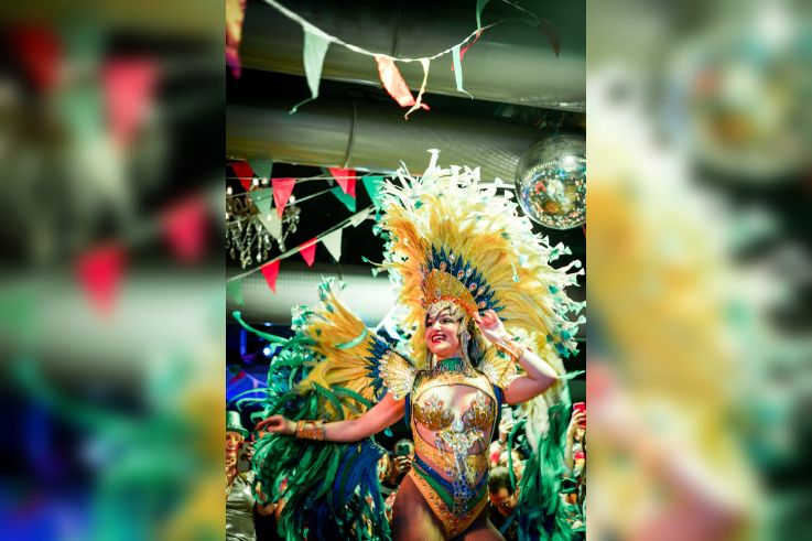 À Paris, Annette K. fait entrer le soleil et chasse la déprime hivernale