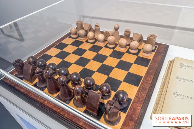 Exposition Un Siècle d'Echecs à la Galerie Perrotin
