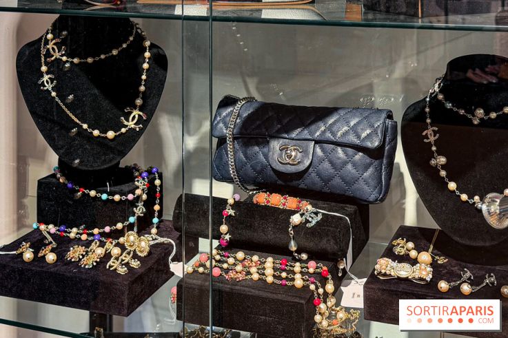 Une exposition mode gratuite de centaines de pièces Chanel dans une sublime maison de ventes à Paris