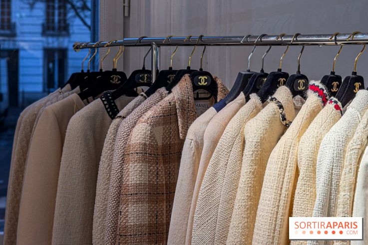 Une exposition mode gratuite de centaines de pièces Chanel dans une sublime maison de ventes à Paris