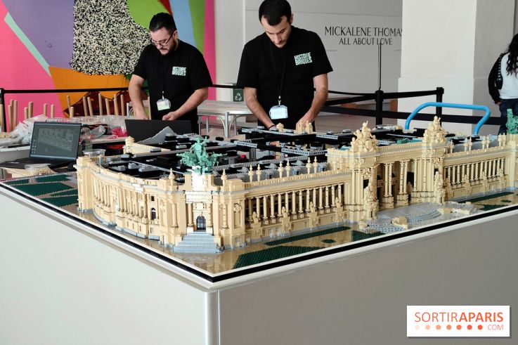 Insolite : assistez au montage en live d'une maquette LEGO du Grand Palais