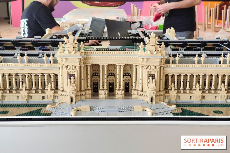 Insolite : assistez au montage en live d'une maquette LEGO du Grand Palais