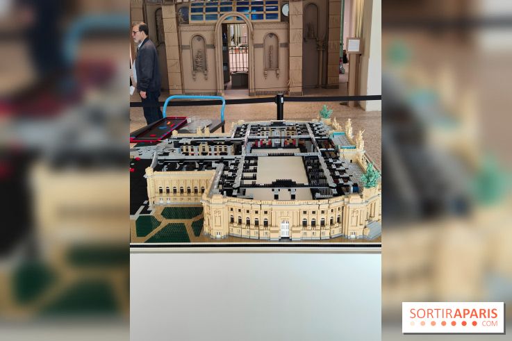 Insolite : assistez au montage en live d'une maquette LEGO du Grand Palais