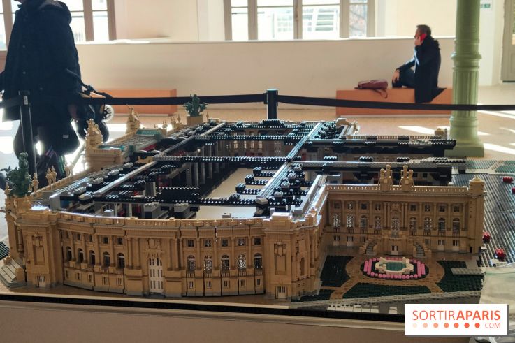 Insolite : assistez au montage en live d'une maquette LEGO du Grand Palais