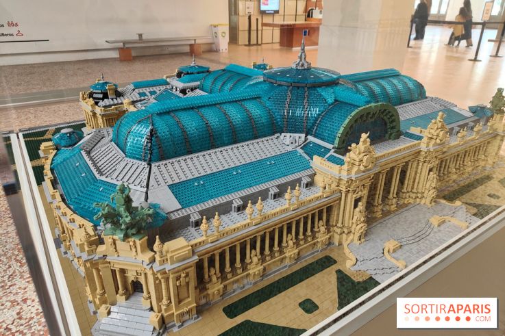 Insolite : assistez au montage en live d'une maquette LEGO du Grand Palais