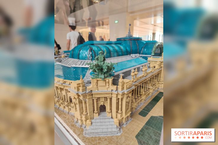 Insolite : assistez au montage en live d'une maquette LEGO du Grand Palais