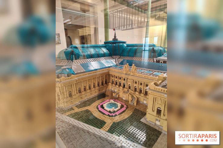 Insolite : assistez au montage en live d'une maquette LEGO du Grand Palais